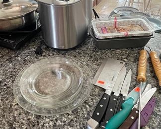 Toaster and more Knives