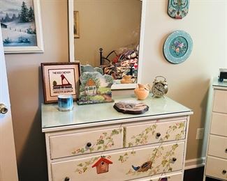 Hand painted Kroehler 4 drawer chest 