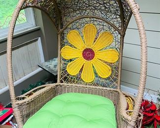 Fun outdoor swing 