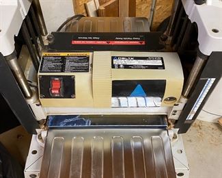 Delta 22-550 Planer