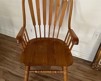 Richardson Brothers Furniture Classic Oak Large 4 Arrow Back Side Chair and 2 arm chairs.