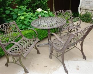 Smith & Hawkins outdoor table & chair set
