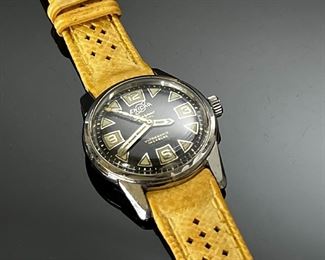 1950s Enicar Sherpas Special Seapearl 100/120 Automatic Dive Watch Sea Pearl Sherpa	118021	Case: 37mm W with crown x <BR>Lug-to-Lug: 42.5mm<BR>Crystal:  30mm
