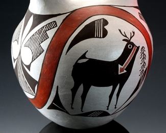 Marie Z Chino Acoma Pueblo Pottery Double Spout Wedding Vase Native American Heartline Deer	425036	7in H x 5.25in Diameter at widest 
