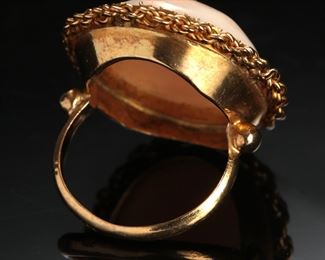 18k Gold Angel Skin Coral Ring Size: 4.5	331392