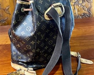 "Louis Vuitton Monogram Montsouris Backpack Bag  LV Canvas
"	333325	15x13in