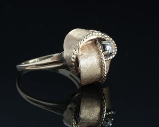 14k Gold & Diamond  Ribbon Knot Ring Size 6.75	331367
