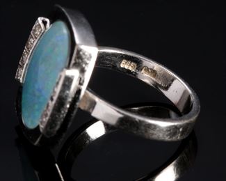 14k White Gold Australian Opal & Diamond Ring Size: 7.75	331383