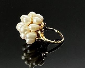 14k Gold Cocktail Ring Pearl Cluster Size: 5	244035	Size 5<BR>Centerpiece: 21x21mm