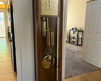 Burl MCM Contemporary Trend by Sligh Tall Case Vintage Grandfather Clock 0923-1-BE	418061	74 x 18.25 x 10in 