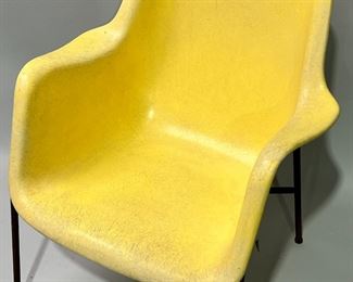 MCM Vintage Fiberglass Shell Arm Chair Mid Century Modern  GATC Double Triangle	777755	30x26x25in