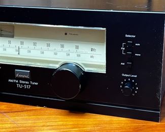 Sansui TU-517 Hi-Fidelity Stereo FM/AM Tuner 	118007	6.5x17x15.5in