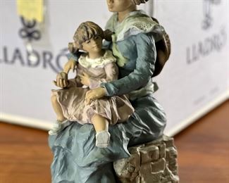 Lladro  Goyesca 11774 Treasured Moment Limited Edition Mother and Child Porcelain Figure in original box Sanisidro No. 79 Signed	244003	Figurine: 11.5x5.5x6.25in Box: 10x16x16in