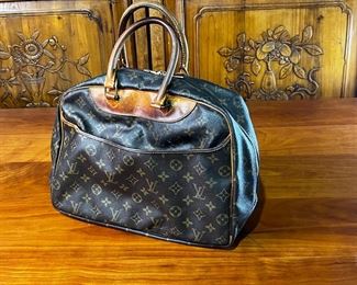 "Louis Vuitton Womens Monogram Canvas Deauville Shoulder Handbag Brown M47270  LV

"	333324	10.5x15in