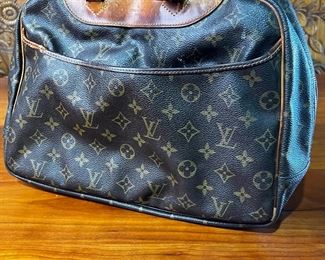 "Louis Vuitton Womens Monogram Canvas Deauville Shoulder Handbag Brown M47270  LV

"	333324	10.5x15in