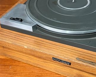 Pioneer PL-50 Vintage Stereo Turntable PL50	333394	7.5X18.75X17in