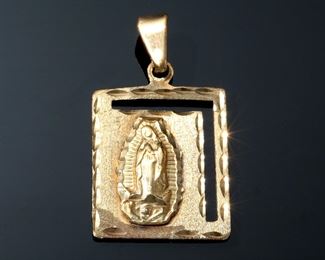 14k Gold Diamond Cut Squire Virgin Mary Pendant Madonna 	331371