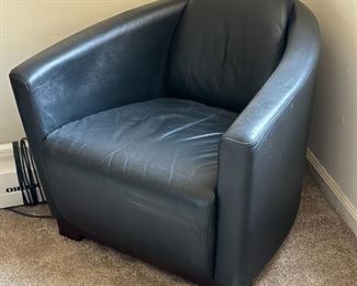 Nicoletti Calia Salotti Black Leather Chair Contemporary	417004	28x32x35in