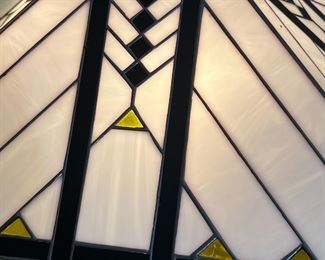 Modern FLW Craftsman Slag Glass Table Lamp	418064	 26 x18 x 18in 