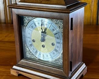 Howard Miller Mantle Clock No.141 Model: 612-437	222234	14x10x6