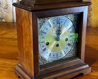 Howard Miller Mantle Clock No.141 Model: 612-437	222234	14x10x6