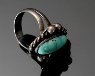 Vintage Navajo Turquoise & Silver Ring Native American 	425017	size: 7 Centerpiece: 24x19mm