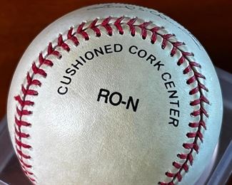 Autograph Frank Robinson Len Coleman MLB Signed Baseball National League Official Ball Auto	333352	3.5x3.25x3.25