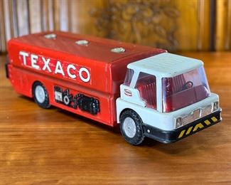 1960s Vintage Wen-Mac AMF Texaco Jet Fuel Gas Tanker Truck Toy Pressed Metal	244022	6.5x6.5x23.5in