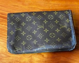 Louis Vuitton Notebook Case LV Monogram 	333326	9.5x6.75in
