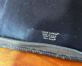 Louis Vuitton Notebook Case LV Monogram 	333326	9.5x6.75in