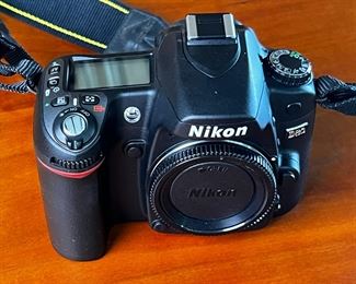 Nikon D80 Digital DSLR Camera Body D-80	333346	4x5.25x2.5in