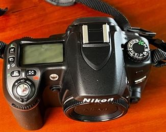Nikon D80 Digital DSLR Camera Body D-80	333346	4x5.25x2.5in