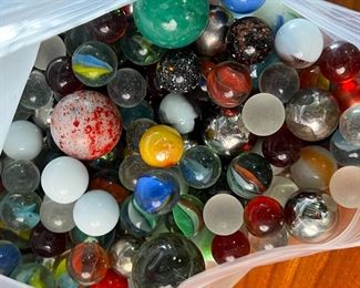 Lot of Vintage Glass Marbles	222222	2x8x12