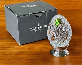 Waterford Crystal Egg 1994 5th Edition in box	244018	Egg on stand :4.25x2.5x2.5in L<BR>Original Box 3.5x4.75x4.75in
