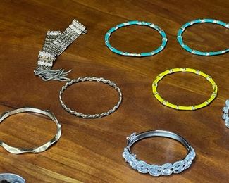 19pc Vintage Costume Jewelry Lot Bracelets/Cuffs/Bangles 	244050	18 pieces