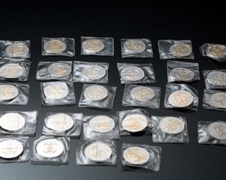 "Lot of 28 National Historic Mint Coins American Eagle Bicentennial 1985 Presidents Commemorative 2 tone
"	331309