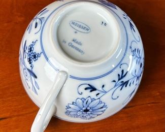 Set of Meissen Porcelain Cup & Saucers 1 Cup & 2 Saucers Blue Onion	333442	6” & 4.75”