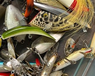 Lot of Various Fishing Lures	333414	3.25x8x13.25in