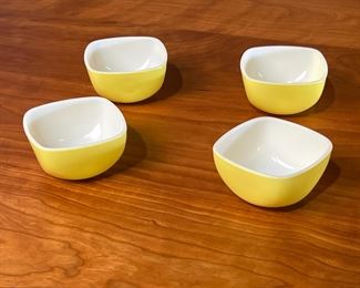 4 Vintage Pyrex Yellow Hostess Square Ramekin Bowls #407 ovenware 7 oz. Small dip dessert 3 1/2"	333405	3.5in