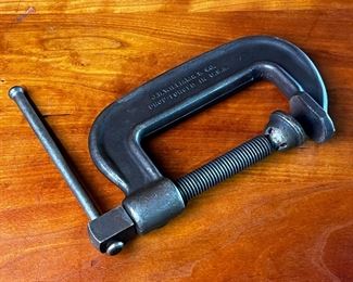 JH William & Co Clamp No 104	222236	10x7