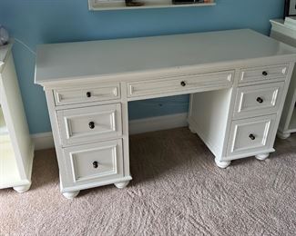 Pottery Barn Teen Chelsea White 
