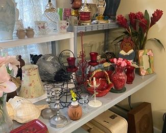 Vintage suitcases, decor and lamps