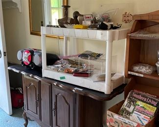 Entrance area - buffet & miscellaneous