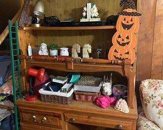 Downstairs decor in desk with shelves