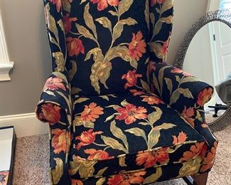 F12 $150 each. (2 available priced individually) measures 31” wide. Floor to seat is 18.5”. Floor to back is 41”. Both are in like new condition- no issues noted. 