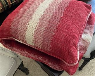 $10 - 3 matching pillow shams 