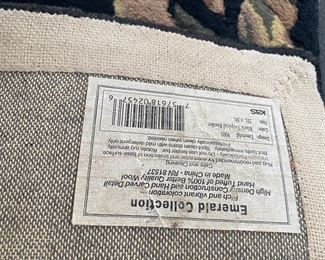 $40. 2' x 3' Wool Rug Black Tropical Border. 