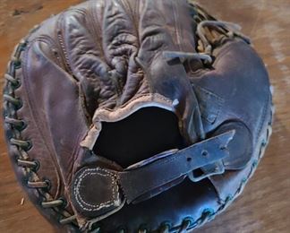 Vintage catcher's mitt