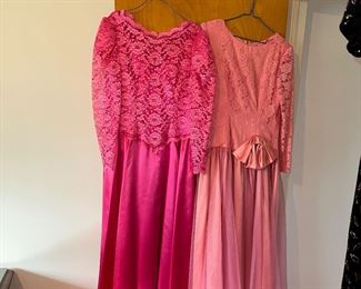 VINTAGE DRESSES W/MATCHING SHOES & PURSES