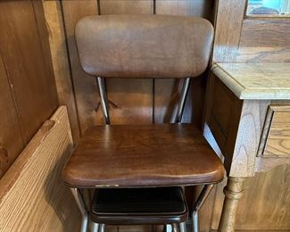 VINTAGE STOOL CHAIR